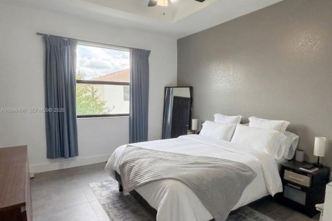 Снять в аренду таунхаус в Хайалиа, Флорида 2 спальни, 132.11м2, № 2058739 - фото 8