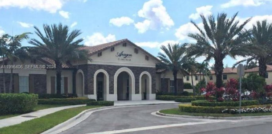 Таунхаус в Хайалиа, Флорида 2 спальни, 132.11м2 № 2058739