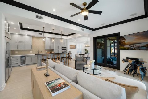 House in Fort Lauderdale, Florida 7 bedrooms, 472.5 sq.m. № 2083239 - photo 11