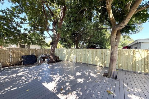 Villa ou maison à louer à North Miami Beach, Floride: 4 chambres, 111.76 m2 № 1965681 - photo 22