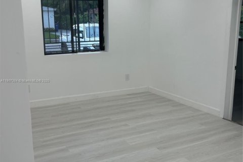 Villa ou maison à louer à North Miami Beach, Floride: 4 chambres, 111.76 m2 № 1965681 - photo 21