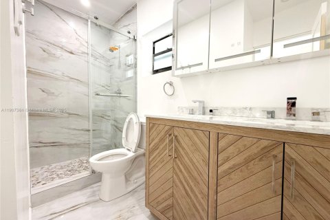 Villa ou maison à louer à North Miami Beach, Floride: 4 chambres, 111.76 m2 № 1965681 - photo 16