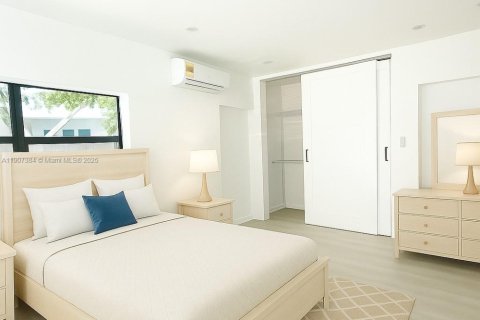 Villa ou maison à louer à North Miami Beach, Floride: 4 chambres, 111.76 m2 № 1965681 - photo 14