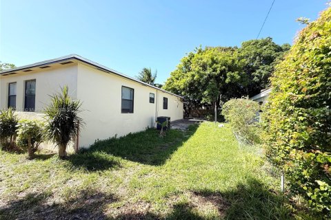 Villa ou maison à louer à North Miami Beach, Floride: 4 chambres, 111.76 m2 № 1965681 - photo 24