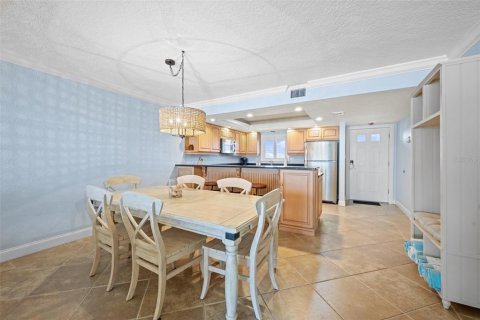 Condo in New Smyrna Beach, Florida, 2 bedrooms  № 1816873 - photo 11