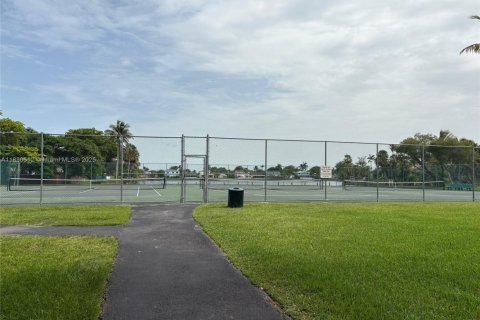 Купить виллу или дом в Катлер-Бей, Флорида 3 спальни, 108.32м2, № 1979982 - фото 24