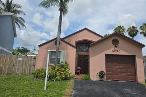 Купить виллу или дом в Катлер-Бей, Флорида 3 спальни, 108.32м2, № 1979982 - фото 2