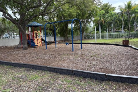 Купить виллу или дом в Катлер-Бей, Флорида 3 спальни, 108.32м2, № 1979982 - фото 22