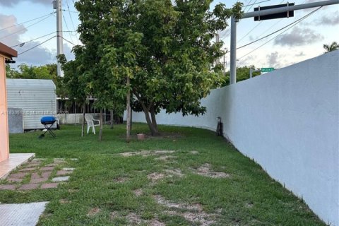 Купить виллу или дом в Катлер-Бей, Флорида 3 спальни, 108.32м2, № 1979982 - фото 16