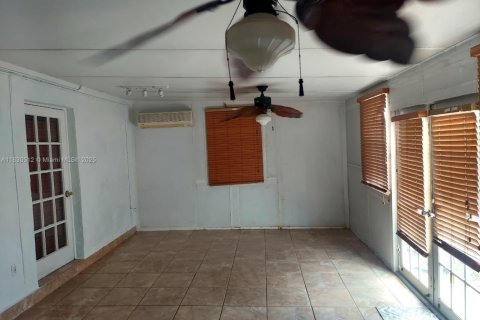 Купить виллу или дом в Катлер-Бей, Флорида 3 спальни, 108.32м2, № 1979982 - фото 15