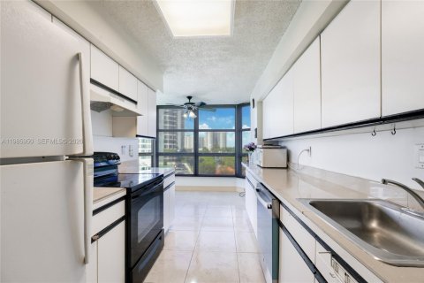 Купить кондоминиум в Авентура, Флорида 2 спальни, 126.44м2, № 2049074 - фото 8