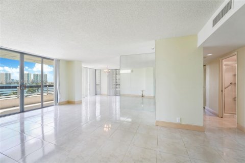 Купить кондоминиум в Авентура, Флорида 2 спальни, 126.44м2, № 2049074 - фото 9