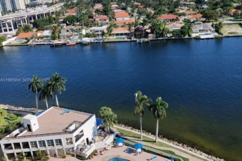 Купить кондоминиум в Авентура, Флорида 2 спальни, 126.44м2, № 2049074 - фото 2