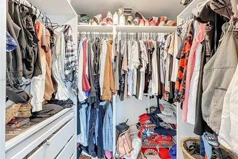 House in Miramar, Florida 4 bedrooms, 137.22 sq.m. № 2004111 - photo 20