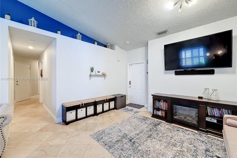 House in Miramar, Florida 4 bedrooms, 137.22 sq.m. № 2004111 - photo 7