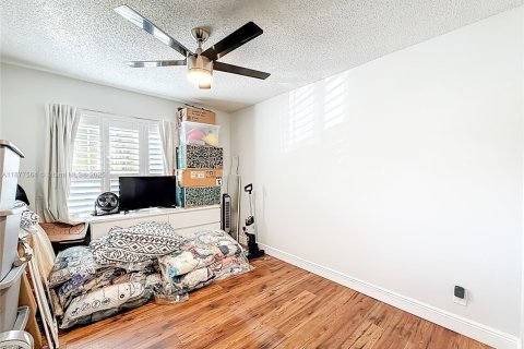 House in Miramar, Florida 4 bedrooms, 137.22 sq.m. № 2004111 - photo 27