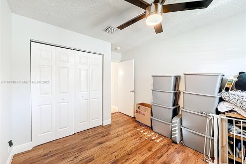 House in Miramar, Florida 4 bedrooms, 137.22 sq.m. № 2004111 - photo 28