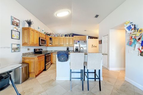 House in Miramar, Florida 4 bedrooms, 137.22 sq.m. № 2004111 - photo 12