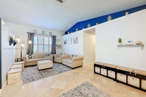 House in Miramar, Florida 4 bedrooms, 137.22 sq.m. № 2004111 - photo 5