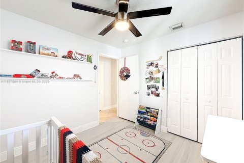 House in Miramar, Florida 4 bedrooms, 137.22 sq.m. № 2004111 - photo 22