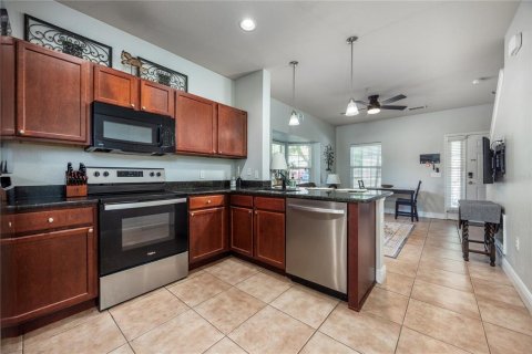 Condo in Gainesville, Florida, 2 bedrooms  № 1666046 - photo 15