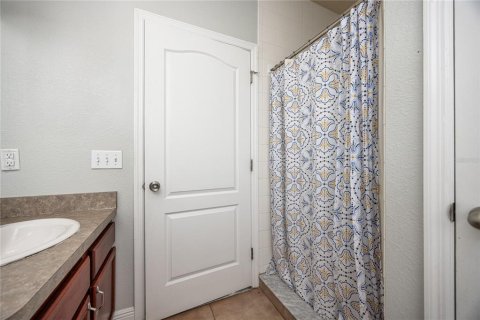 Condo in Gainesville, Florida, 2 bedrooms  № 1666046 - photo 19