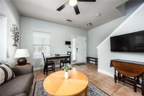 Condo in Gainesville, Florida, 2 bedrooms  № 1666046 - photo 12