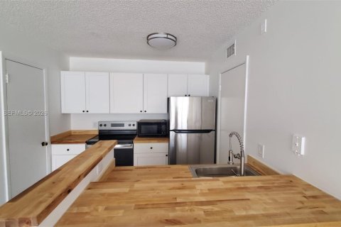 Condo in Pompano Beach, Florida, 1 bedroom  № 2061782 - photo 7