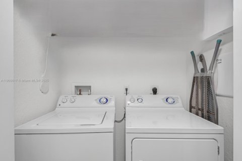 Touwnhouse à vendre à Cooper City, Floride: 3 chambres, 184.41 m2 № 1957223 - photo 24