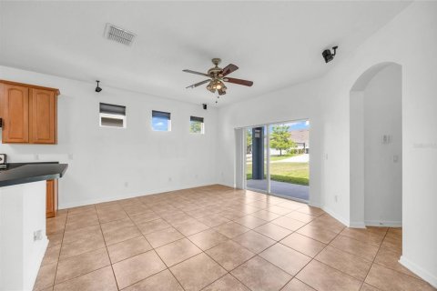 House in Orlando, Florida 3 bedrooms, 164.07 sq.m. № 2104526 - photo 14