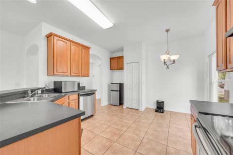 House in Orlando, Florida 3 bedrooms, 164.07 sq.m. № 2104526 - photo 10
