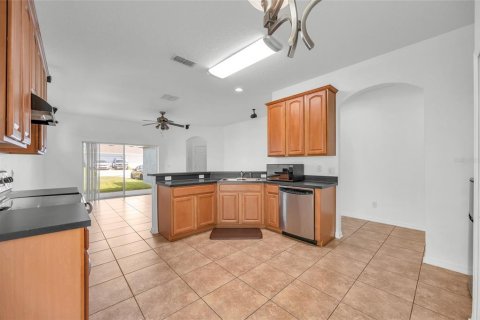 House in Orlando, Florida 3 bedrooms, 164.07 sq.m. № 2104526 - photo 9