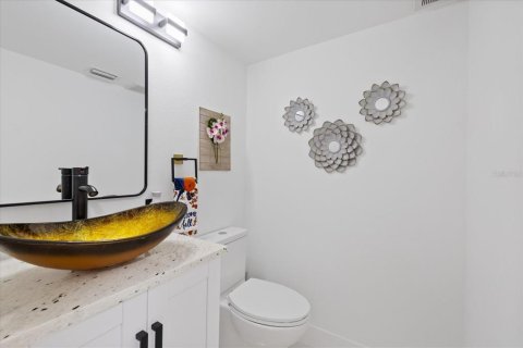 Villa ou maison à vendre à Tampa, Floride: 4 chambres, 221.57 m2 № 1640847 - photo 16