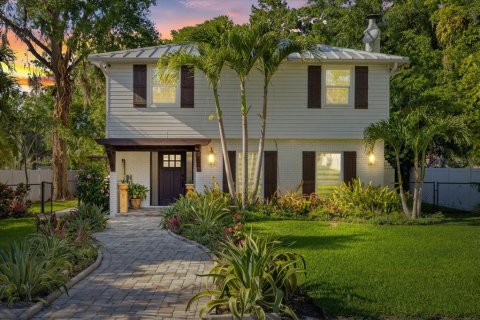Villa ou maison à vendre à Tampa, Floride: 4 chambres, 221.57 m2 № 1640847 - photo 1