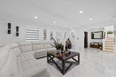 Villa ou maison à vendre à Tampa, Floride: 4 chambres, 221.57 m2 № 1640847 - photo 10