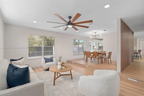 House in Orlando, Florida 4 bedrooms № 1965882 - photo 5