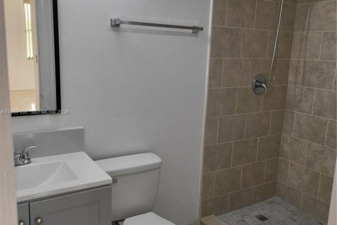 Condo in Miami, Florida, 2 bedrooms  № 2028468 - photo 17