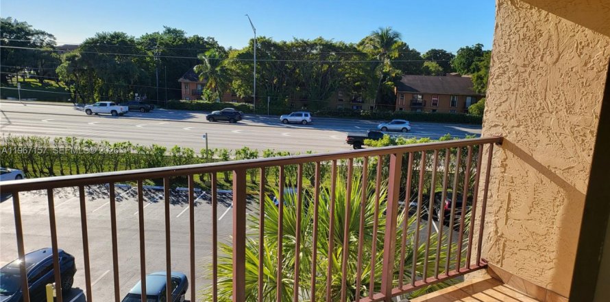 Condo in Miami, Florida, 2 bedrooms  № 2028468