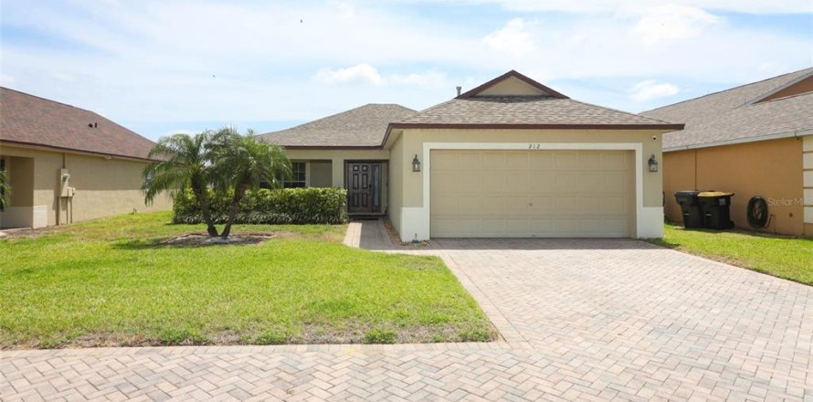 House in Davenport, Florida 3 bedrooms, 130.06 sq.m. № 1658315