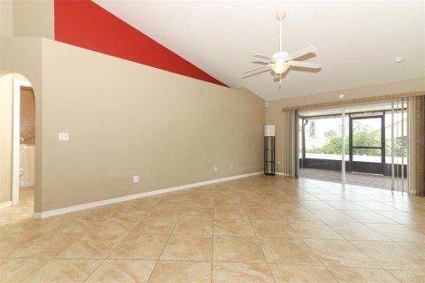 House in Davenport, Florida 3 bedrooms, 130.06 sq.m. № 1658315 - photo 14