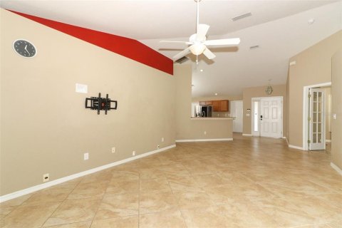 House in Davenport, Florida 3 bedrooms, 130.06 sq.m. № 1658315 - photo 12