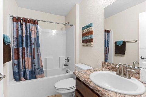 House in Winter Haven, Florida 3 bedrooms, 172.89 sq.m. № 1840360 - photo 15