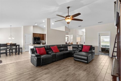 House in Winter Haven, Florida 3 bedrooms, 172.89 sq.m. № 1840360 - photo 7