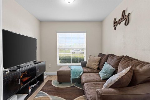 House in Winter Haven, Florida 3 bedrooms, 172.89 sq.m. № 1840360 - photo 8
