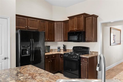 House in Winter Haven, Florida 3 bedrooms, 172.89 sq.m. № 1840360 - photo 4