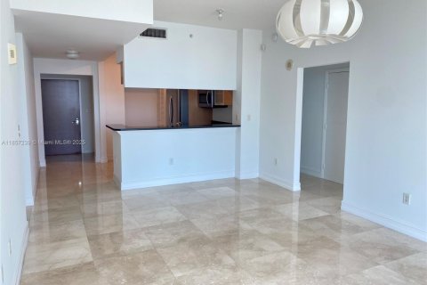 Copropriété à louer à Miami, Floride: 3 chambres, 131.83 m2 № 1960629 - photo 3