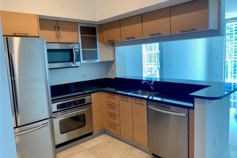 Copropriété à louer à Miami, Floride: 3 chambres, 131.83 m2 № 1960629 - photo 4