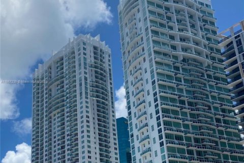 Copropriété à louer à Miami, Floride: 3 chambres, 131.83 m2 № 1960629 - photo 1