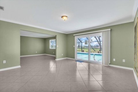 House in North Port, Florida 3 bedrooms, 218.88 sq.m. № 1552586 - photo 4