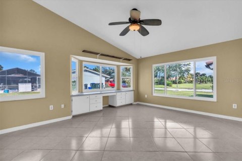 House in North Port, Florida 3 bedrooms, 218.88 sq.m. № 1552586 - photo 17